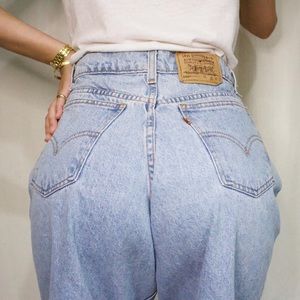 VINTAGE LEVI’S 560 DENIM SHORTS